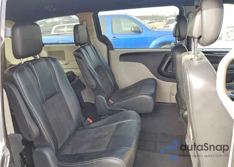 2019 Dodge Grand Caravan Sxt z USA, uszkodzony, nr VIN 2C4RDGCG3KR774524